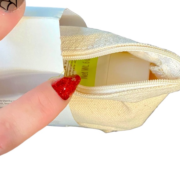 š Burtās Bees Baby Joyful Mom & Baby Gift Set! Full size products! NWT! š - Picture 5 of 6